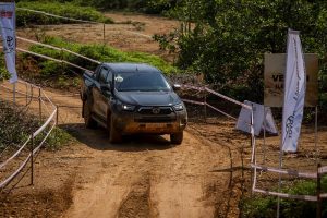 xe-oto-trong-moi-truong-khac-nghiet